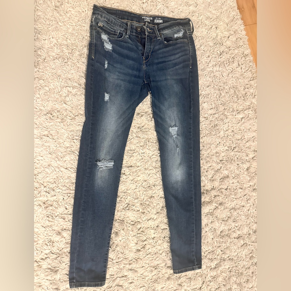 Women's Distressed Blue Jeans
